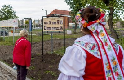Rozbarczanie na Starej Fotografii